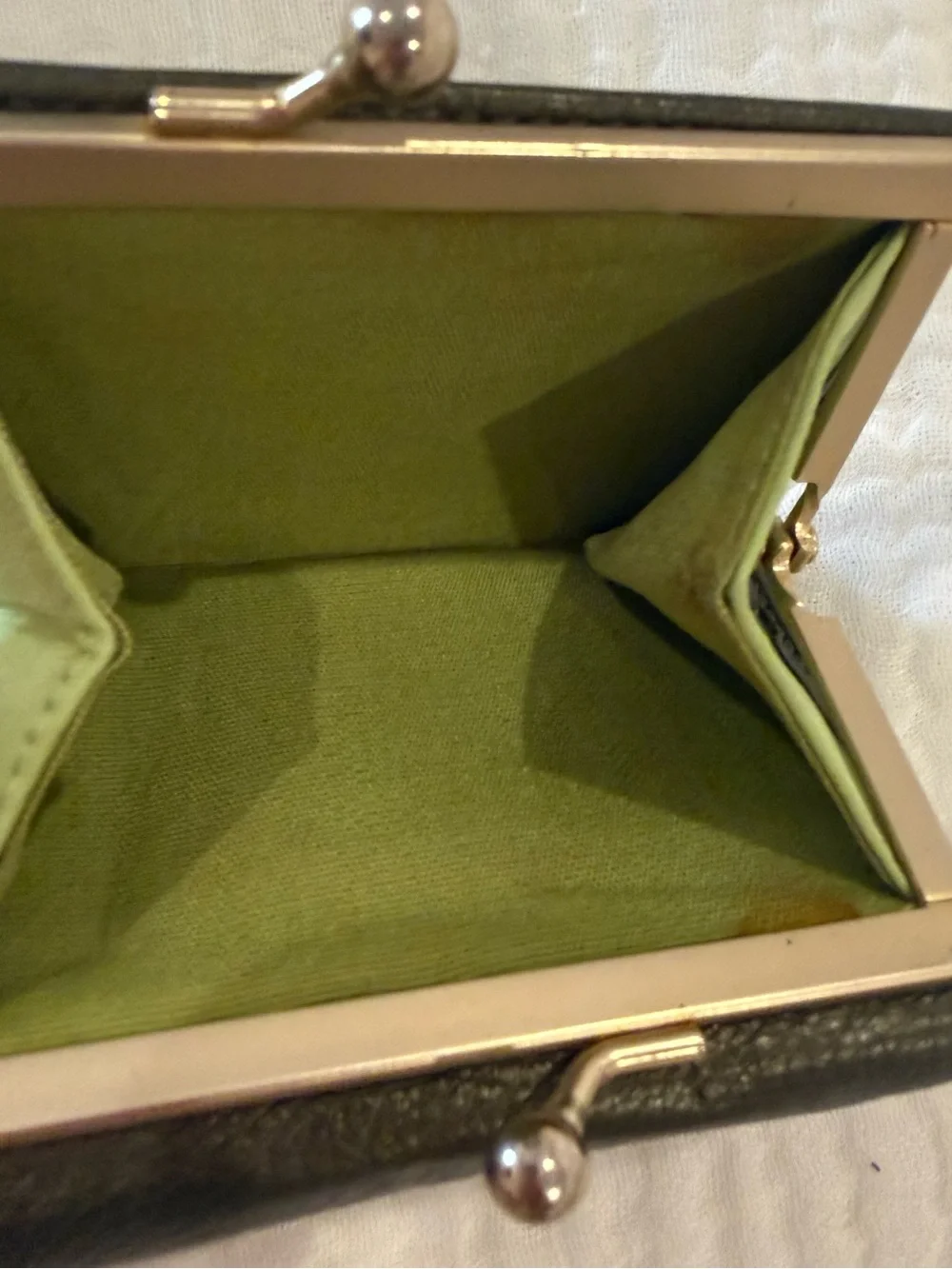 HOBO The Original Vintage Green Pebbled Leather Clasp Turnlock Trifold Wallet
